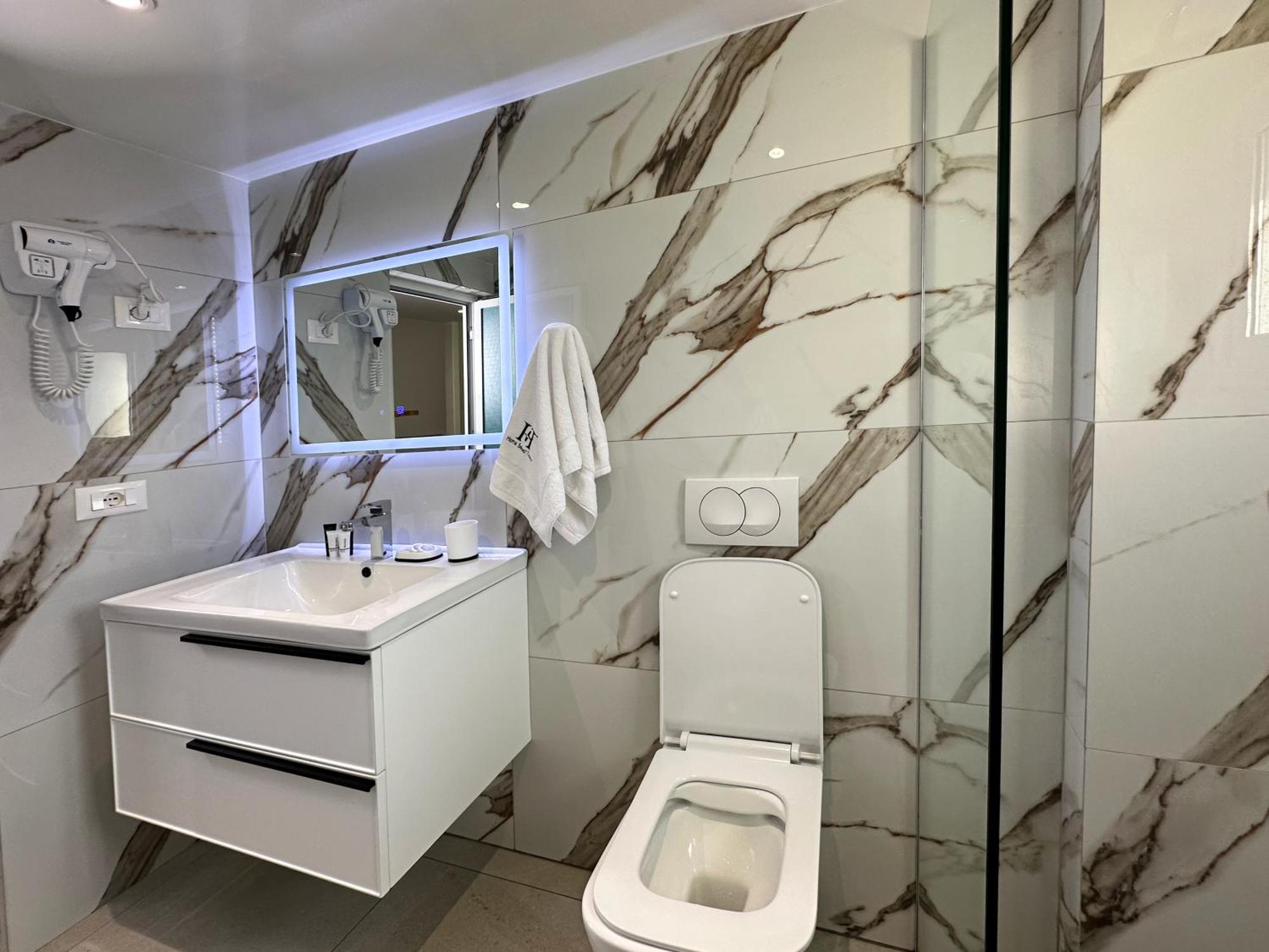 Home Select Tirana 2 Dış mekan fotoğraf